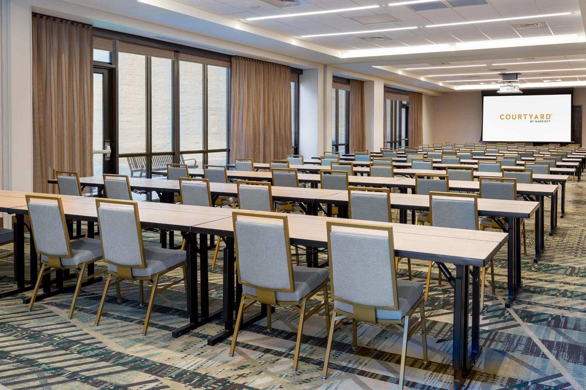 Courtyard By Marriott Atlanta Midtown Hotel Exterior photo