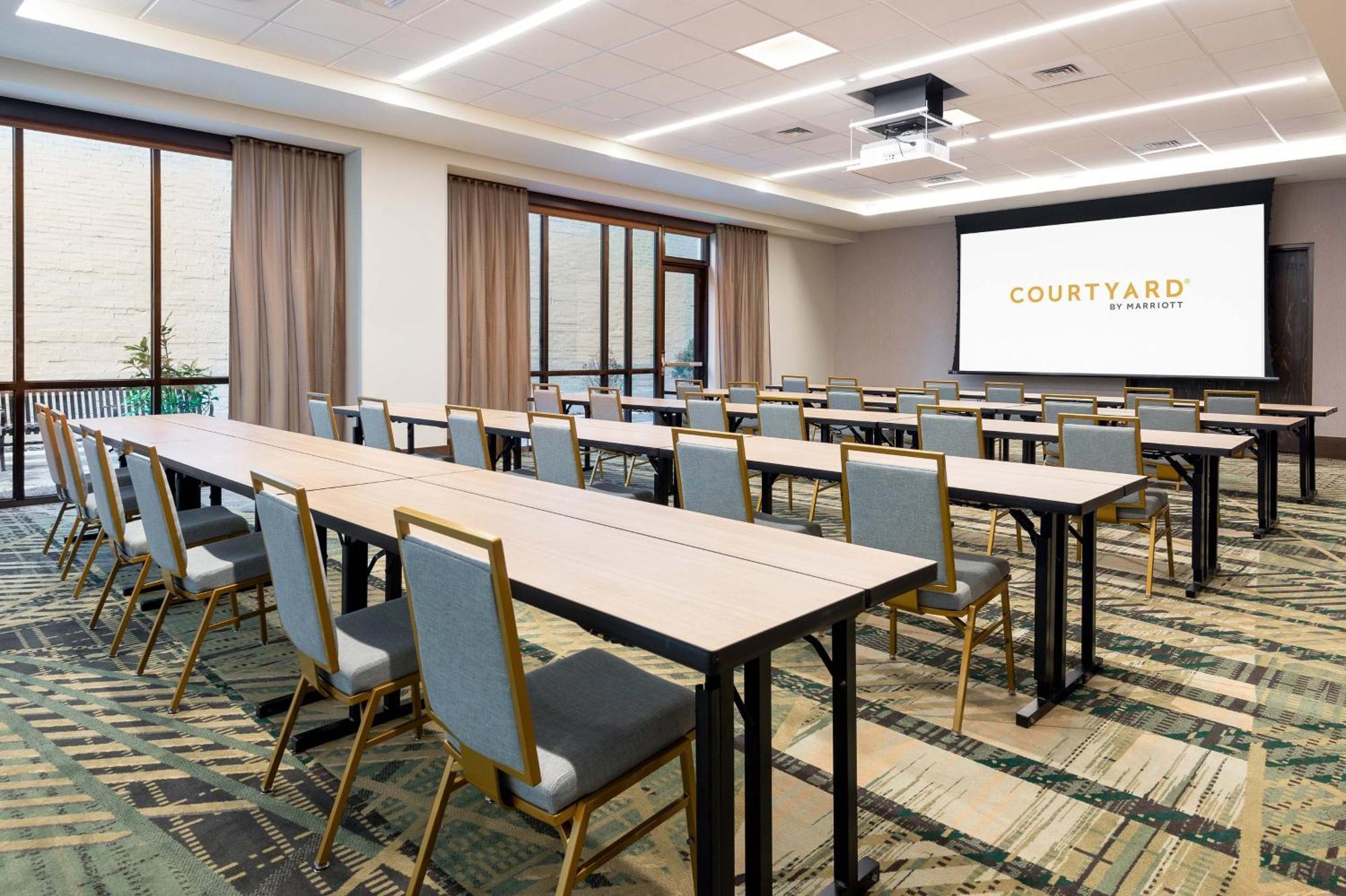 Courtyard By Marriott Atlanta Midtown Hotel Exterior photo